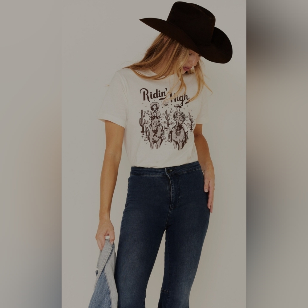 Ali Dee Women's Ridin High Graphic Short Sleeve Tee